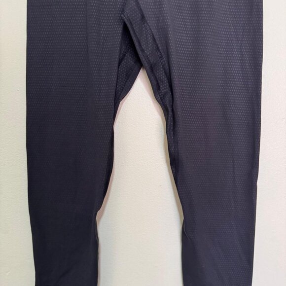 Lululemon Black Align 21 Inch Yoga Leggings Style LW6BSHS Size 6 - Picture 3 of 7